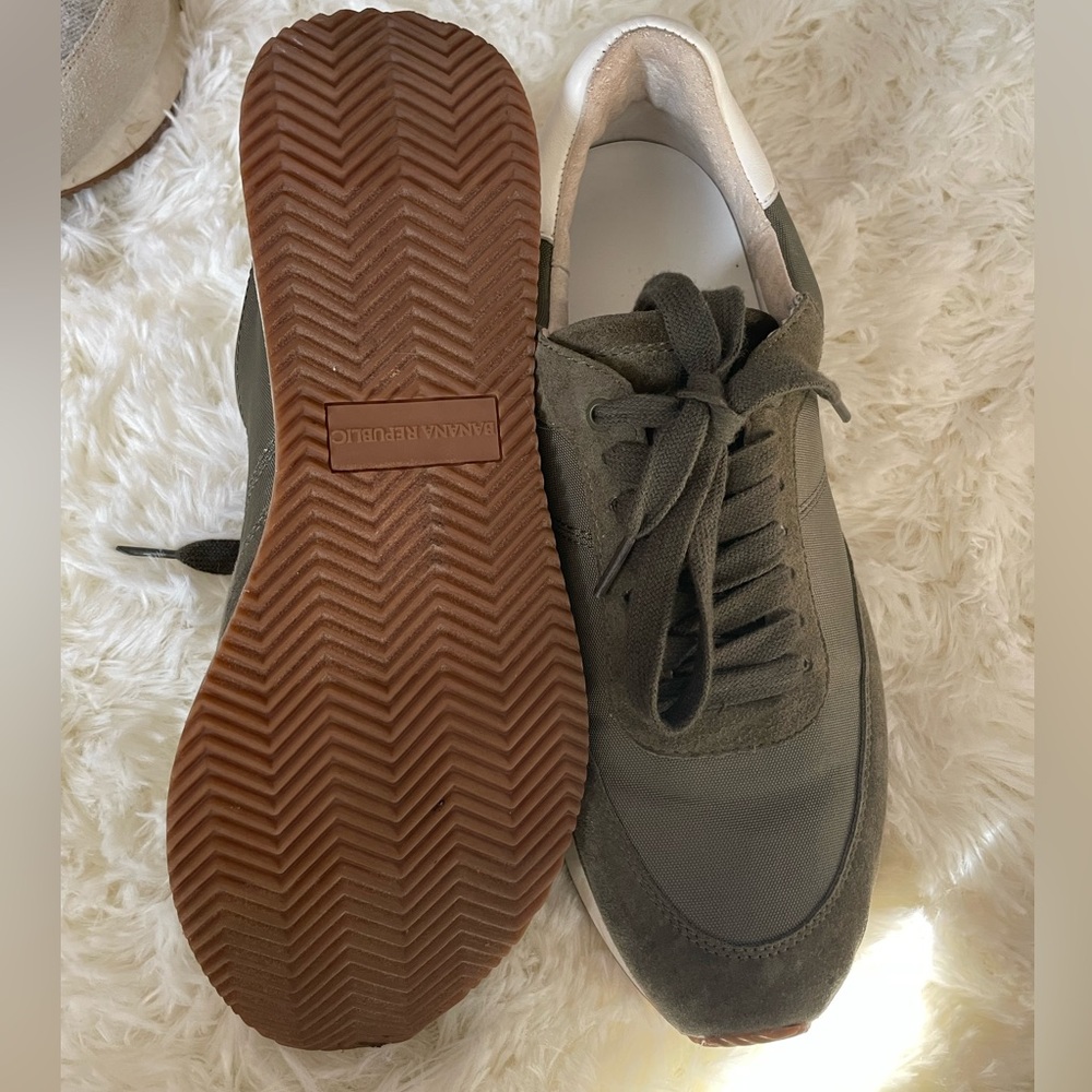 Banana Republic Essential Jogger Sneakers 8.5